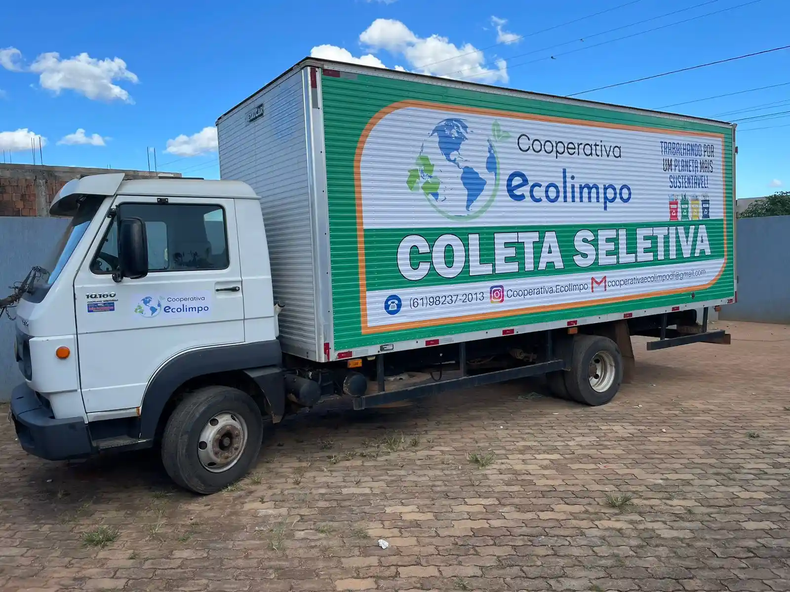 Imagem do caminhão de coleta de resíduos da Ecolimpo